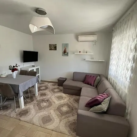 City Apartment Nature Kastela Exterior photo